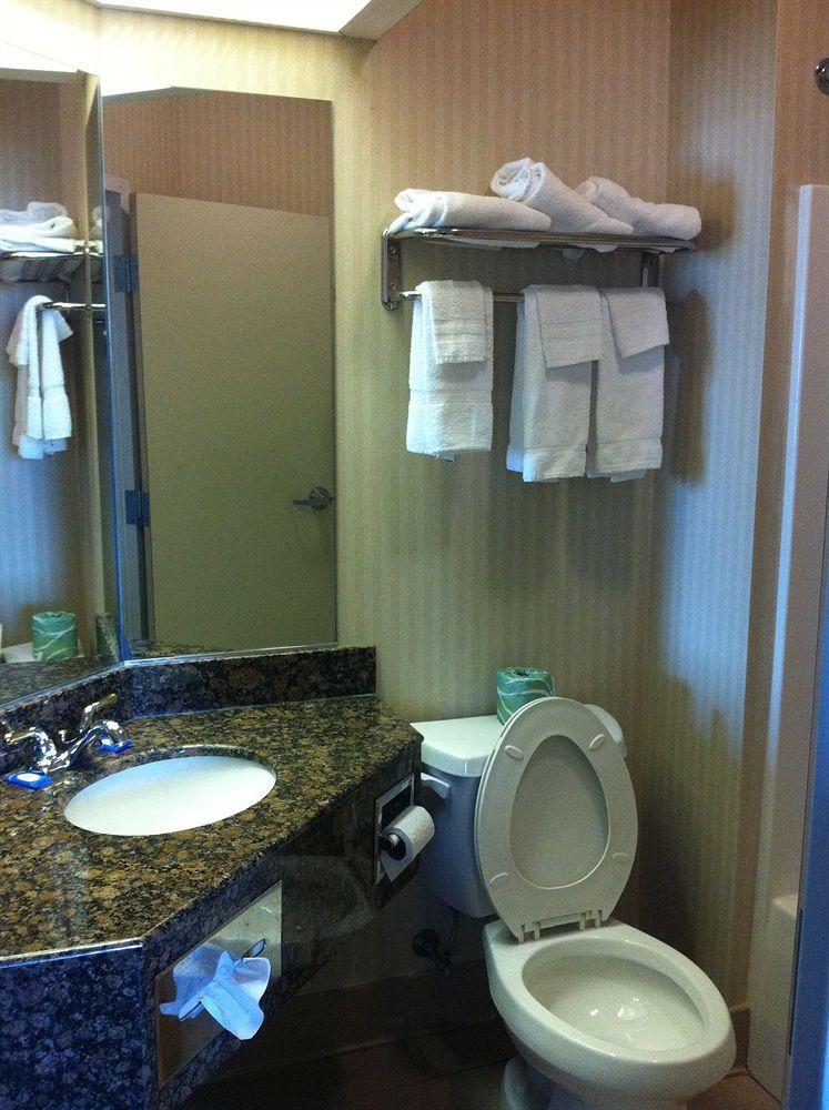 ซูเปอร์ 8 บาย วินด์แฮม แฮร์ริสเบิร์ก เฮอร์ชีย์ นอร์ท Hotel ภายนอก รูปภาพ